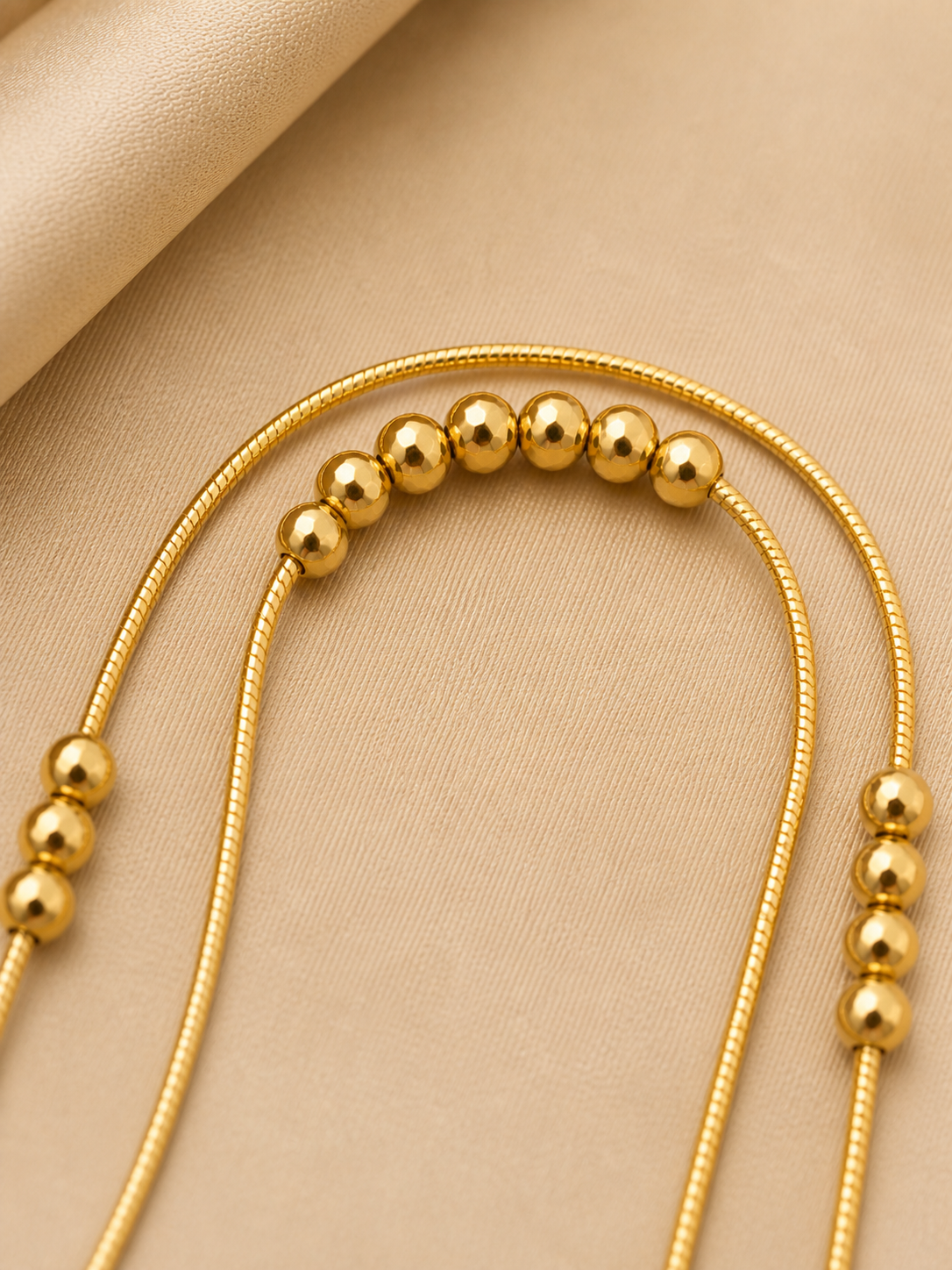 anti-tarnish comfort jewellery anklet adjustable chain and clasp detail, secure fit lightweight anklet for all day wear