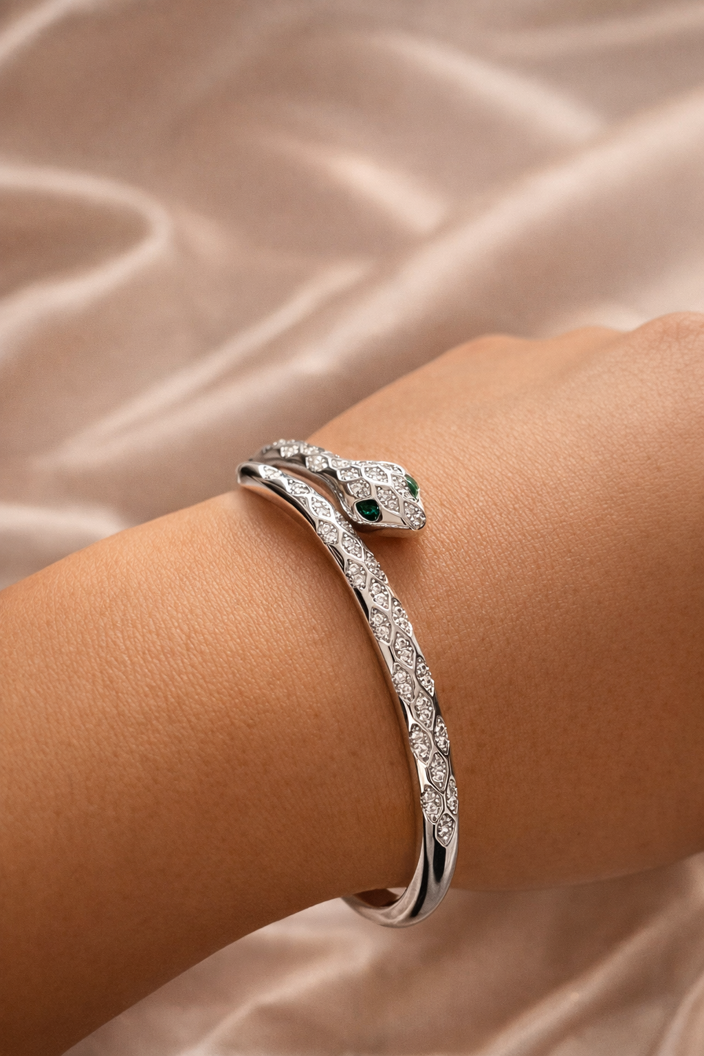 Detailed view of anti-tarnish snake bracelet scales with stone detailing from Ashaarya comfort jewellery for women.