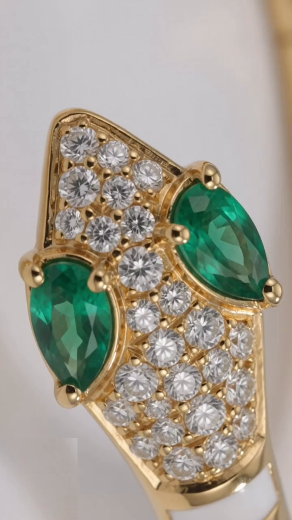 Ashaarya Serpentine Grace Bracelet